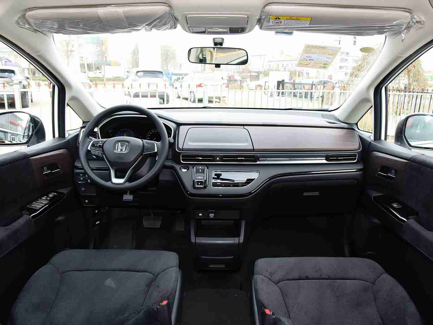 香蕉扎到桃子里怎么办,“车内香蕉变石锁，汽车妙招解困境，整洁驾驶保安全”-2