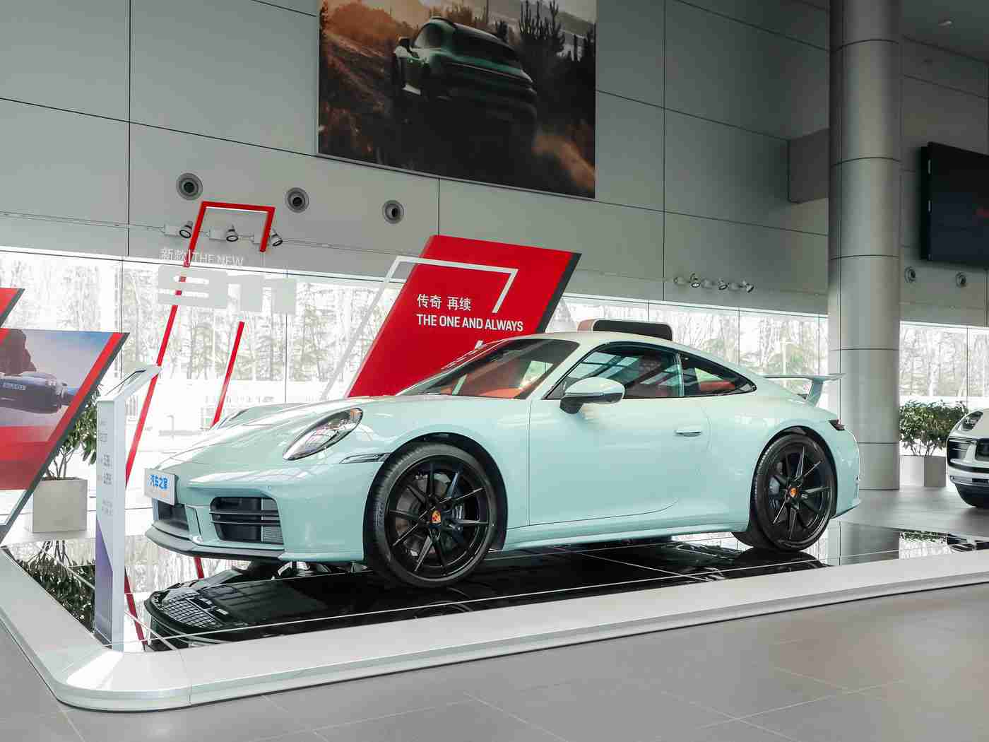 精品农村乡下老女人AⅤ,农村风潮来袭，＂老女人Aⅴ＂成市场新宠，独特设计引领环保驾驶新潮流-2