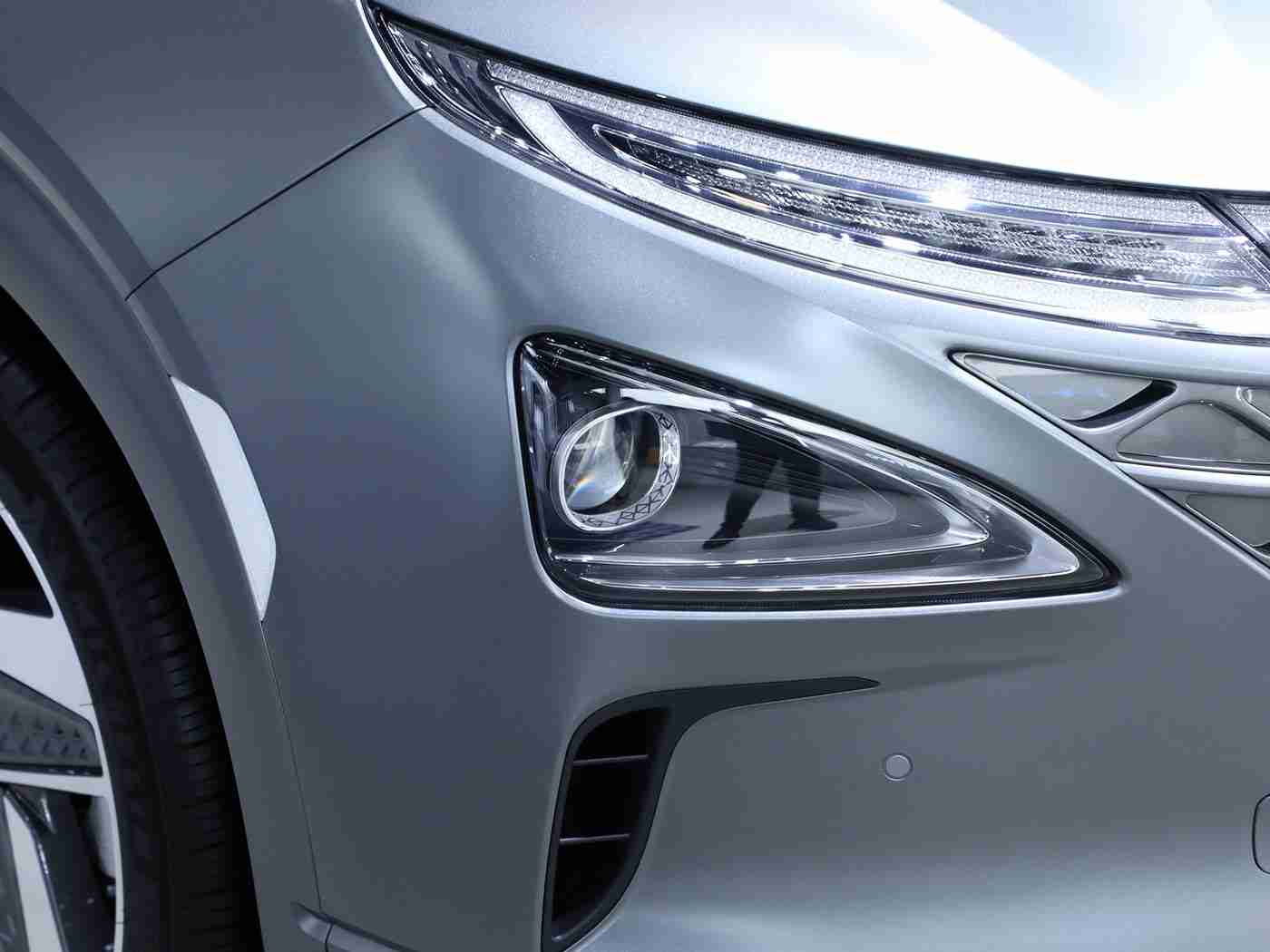 男生把小困困放到女生困困里,“女性专属“女生困困”与男性风范“男生小困困”携手，汽车行业个性化新风尚引关注-3