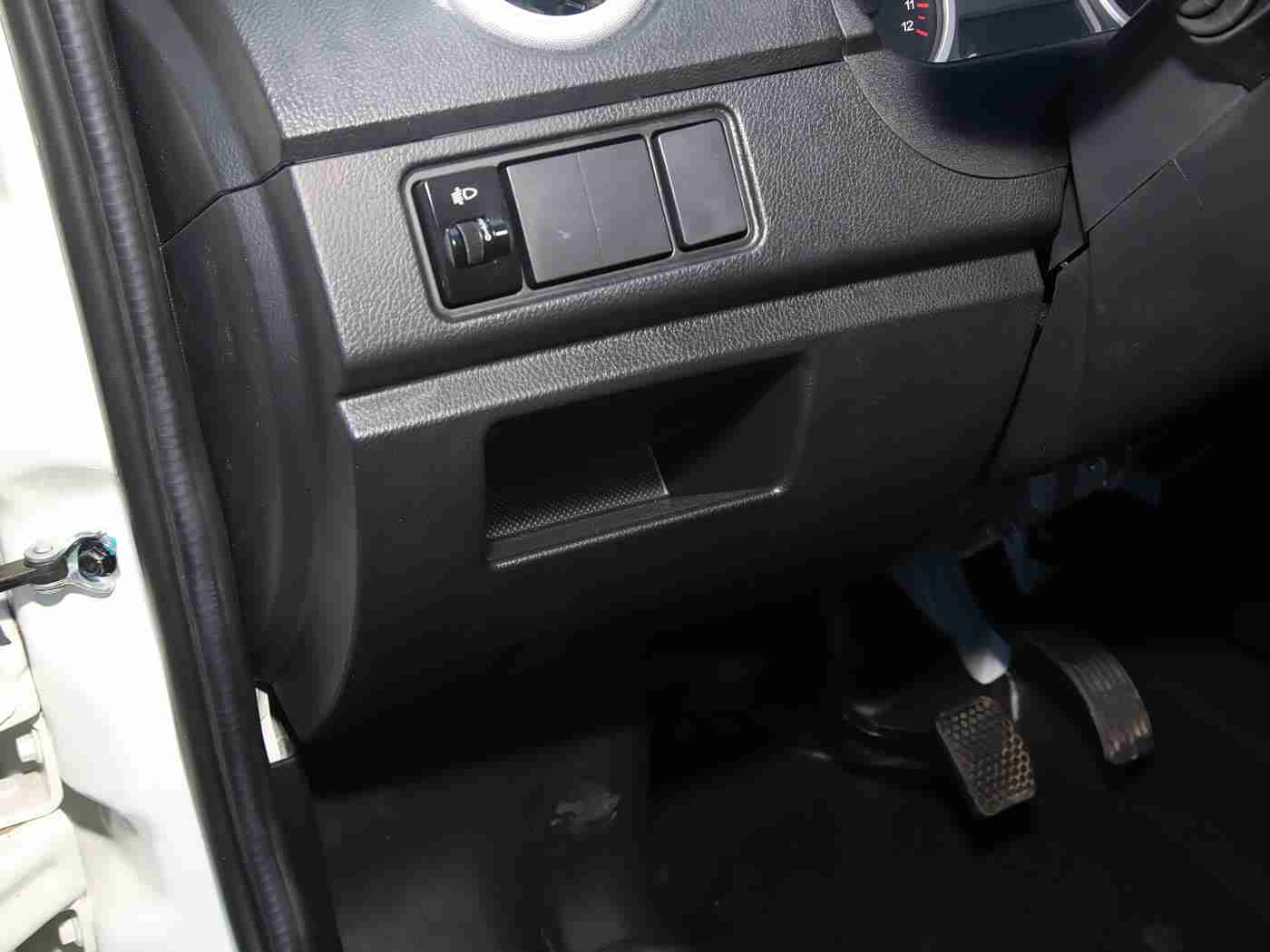 男生把小困困放到女生困困里,“女性专属“女生困困”与男性风范“男生小困困”携手，汽车行业个性化新风尚引关注-1