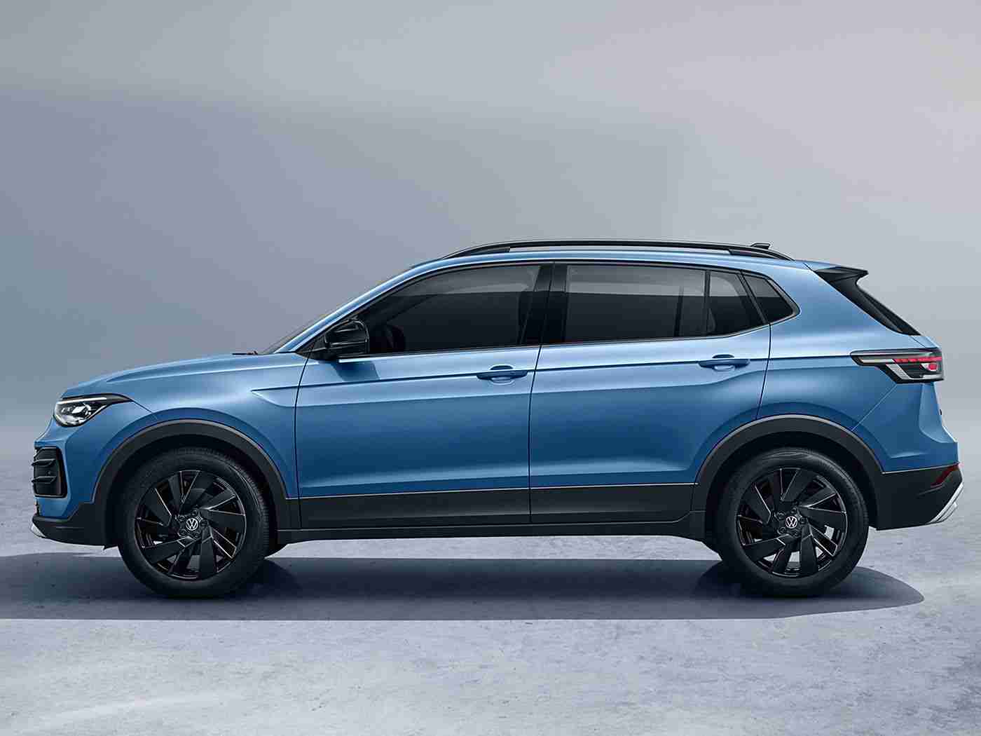 迪丽热巴被操,迪丽热巴惊艳公益活动现场，驾驭环保豪车展现明星魅力-1