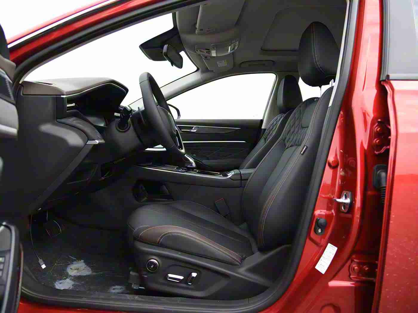 小时候农村树林日B,新能源汽车助力农村繁荣，绿色出行成农村新风尚-3