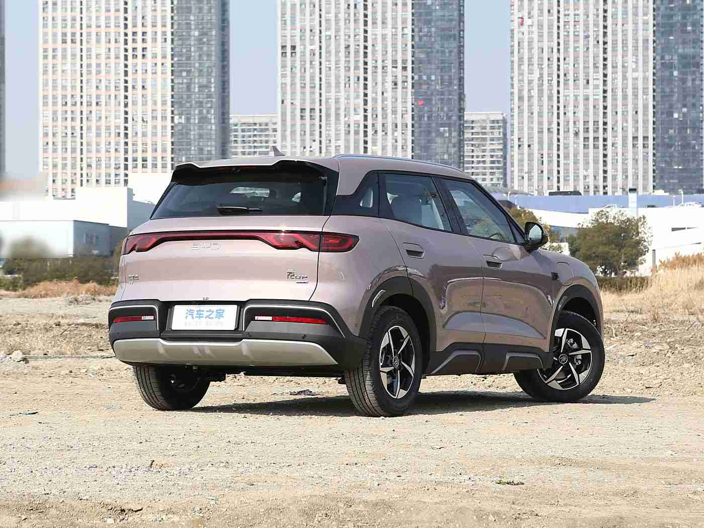 王者荣耀女角色全身没有小爱心图片侠客网,创新设计引关注,智能科技领风骚:全新纯电动SUV引领市场潮流,期待成为新能源汽车佼佼者-1