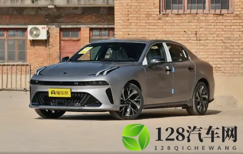 10万买20T+8AT，65秒破百，操控不输宝马，这车能火？-3