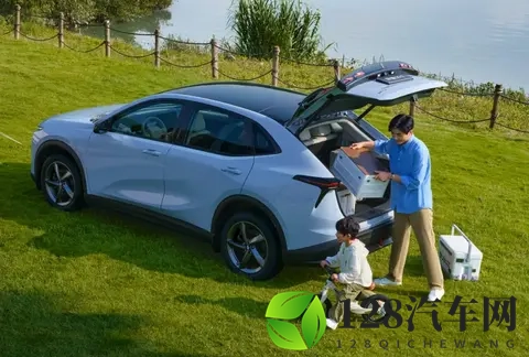 智能座舱+L2智驾，续航超600公里 10万内纯电买小车就选它-1