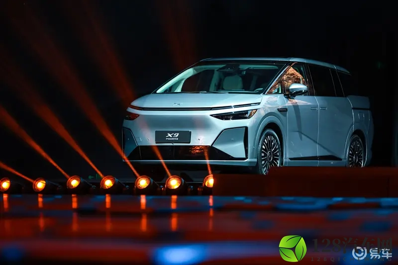 小鹏X9增程版上市：一台不像MPV的MPV？-1