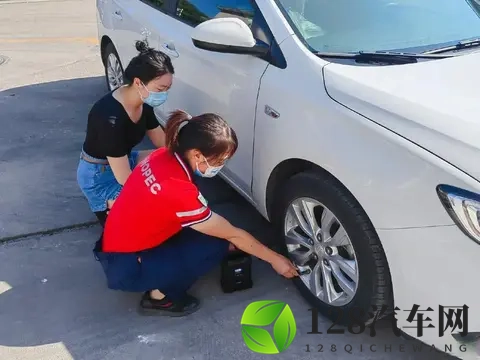 老司机提醒：遇到这种“中国石化”油加千万别进，花钱费车-1