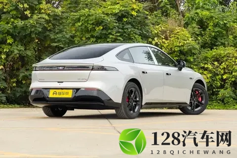 15万级新能源车又添新丁,配激光雷达+8295P芯片,轴距2915mm-1