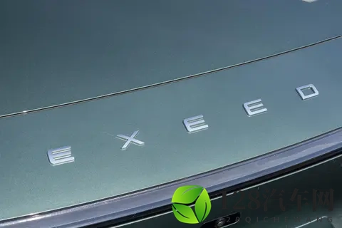 年轻人第一台C级车，星纪元ES来了，长续航+真智能+云台底盘-2