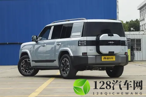 方程豹钛7深度体验：外酷内舒，大五座SUV的新选择！-2