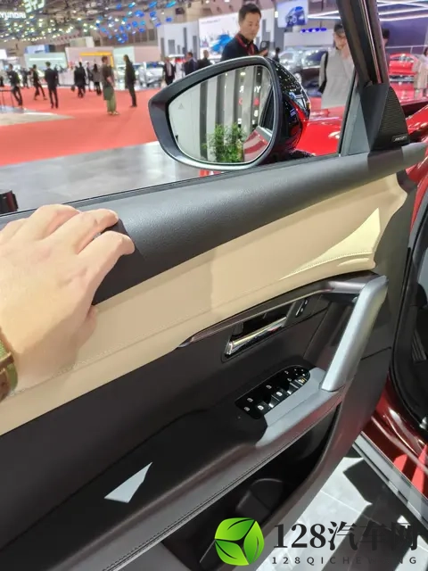 实拍新一代马自达CX-5欧版：可预见的不愁卖，但长马动作要加快-1