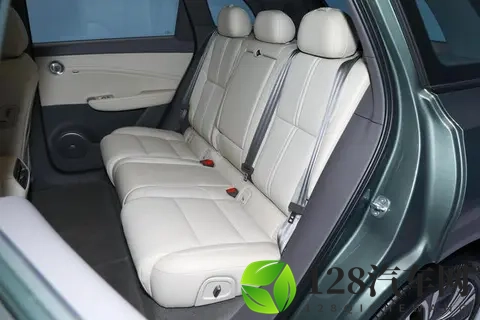 新车｜中大型SUV_续航205公里，红旗HS6PHEV将于11月15日预售-2