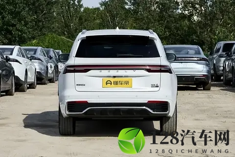 吉利星越L 2026款:均衡家用SUV,燃油车也有春天-3