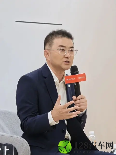 LS9上市后问智己：「上汽旗舰」真成了？-1