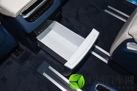 极氪009十一月购车福利，优惠力度大，家用、商用都合适-2