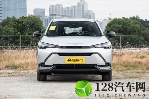 家用锋兰达怎么选？舒适 、豪华 、双擎配置的功能变化-2