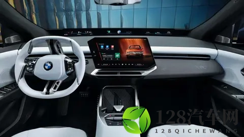 奔驰“开炮”、宝马“沉浸屏”、奥迪“新旧混搭”，谁更领先？-1