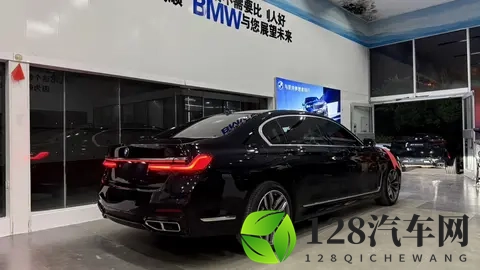 20万拿下当年百万级座驾,宝马7系也能成为你的行政伙伴-3