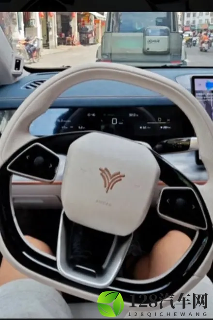 年轻人“抄底”烂尾车：一场性价比与风险的博弈-2