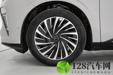 20万级中大型SUV，增程与纯电双动力，2025款星纪元ET香不香？-3