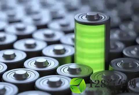 电车省钱是伪命题？2025电池寿命数据：多数车主终身不用换电池-1