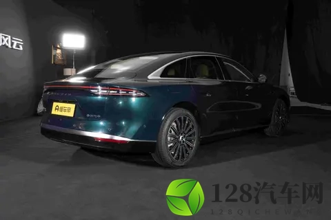 新车  比亚迪汉DM同级，奇瑞风云A9L猎鹰700版_四座版11月15日上市-2