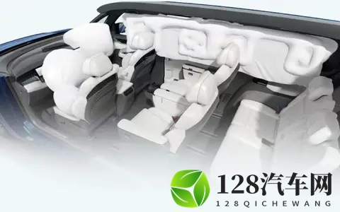 接娃买菜or全家出游？这台“公路坦氪”让咱三代同堂出行更安心-2