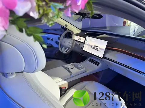 长安启源A06仅1099万起，10-15万家轿市场又一新选择？-1