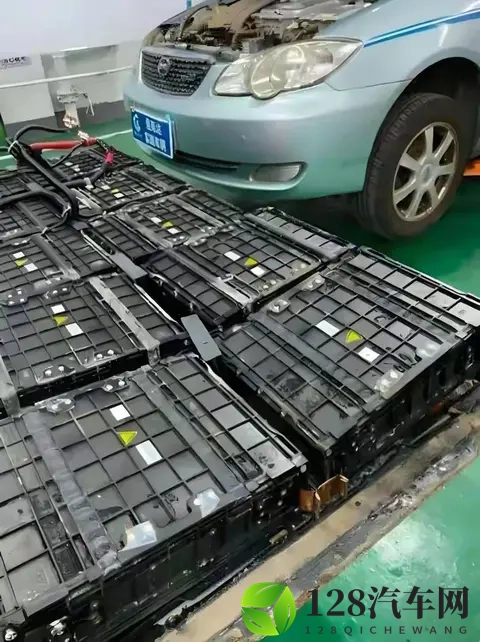 电池放着也衰减？开7年，电车寿命比油车短一半-1