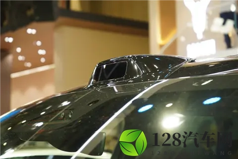 国产豪华旗舰SUV新王炸！岚图旗舰泰山亮相郑州国际车展-2