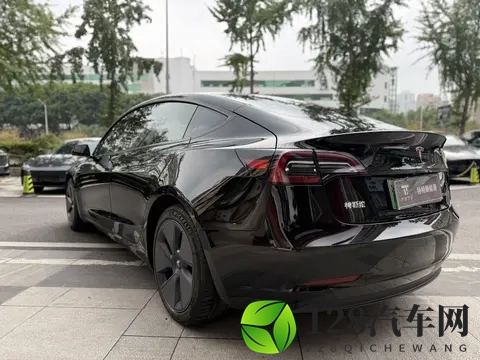 11万多拿下21年特斯拉Model3，代步通勤比油车香？-2