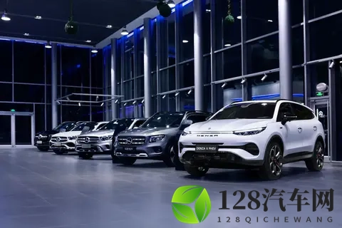 北京奔驰总裁段建军说：奔驰不是“杂牌电车”！你信吗？-1