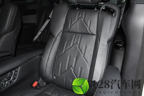 接娃买菜or全家出游？这台“公路坦氪”让咱三代同堂出行更安心-1