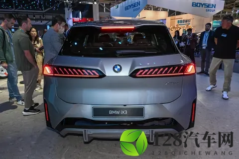 审美回归?宝马首款“大鼻子”上线,最大限度还原概念车!-2