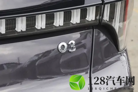 燃油车也智能！这款10万级运动轿车，动力性能不输合资品牌-2