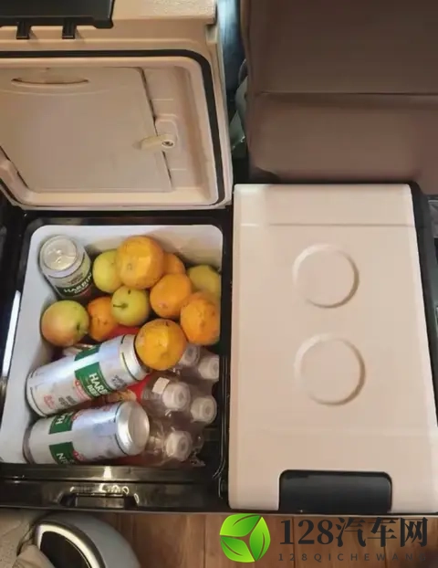 不是买的，是造的！福特全顺改成“小家”的男人，太会玩了！-3