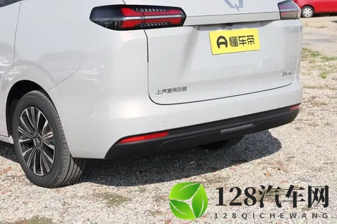 半月订单破万,738万起确实香!劝你别买最低配,选不对不如不买-2