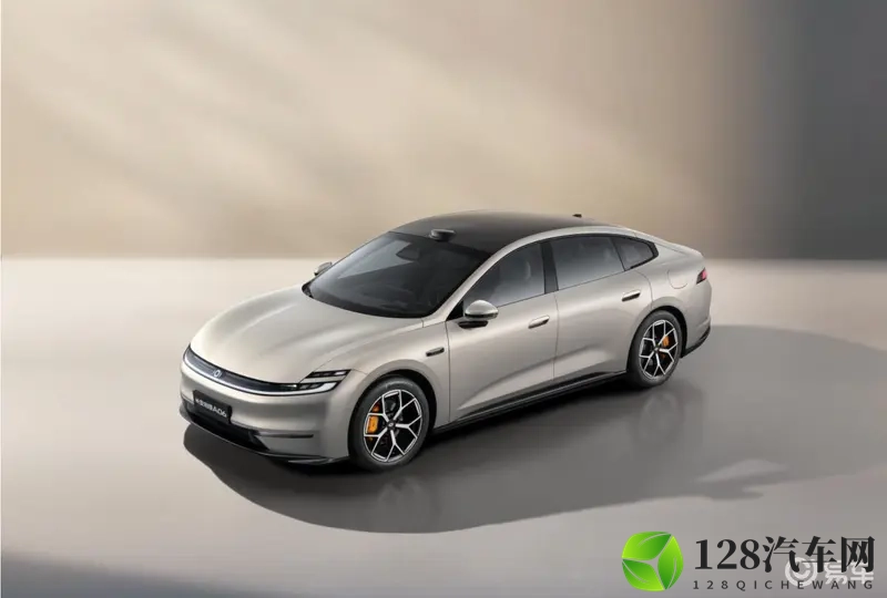 拒绝低价减配,长安启源A06的家庭出行均衡方案-1