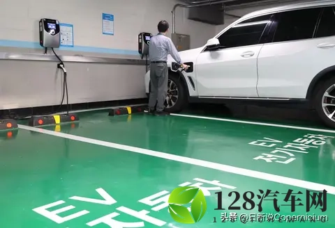 怕电池起火又嫌充电难，韩国车主犯了愁：政府画的大饼，太硌牙-2