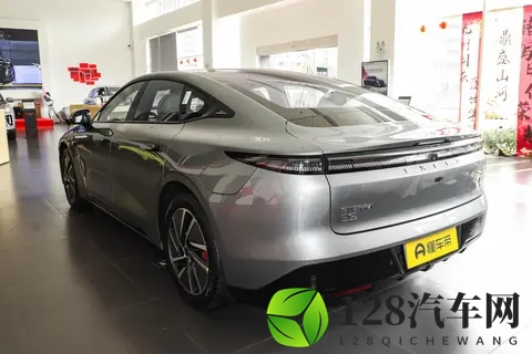 11月买车的看过来！星纪元ES优惠大，配置还升级，别错过！-2