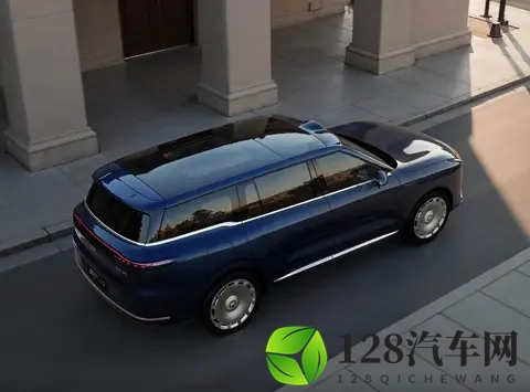 又一款旗舰SUV预售，配3把零重力座椅，增程车纯电续航可达402km-2