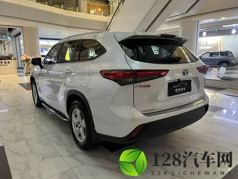 20万出头拿下丰田汉兰达,奶爸家用准新车?-2