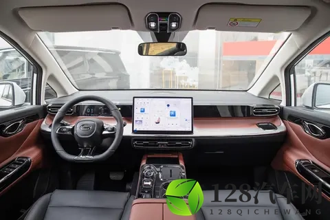 限时补贴价2098万元 广汽传祺E8全运版上市 配后排娱乐屏-2