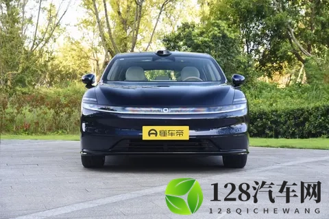 12万买C级车空间，62秒破百，续航630km，网友：这台车太香了吧-2