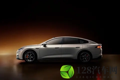 长安启源A06仅1099万起，10-15万家轿市场又一新选择？-3