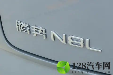 腾势N8L DM：52米车长+3米轴距，全家出游不用愁！-1