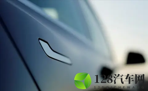 特斯拉即将取消门把手？新设计已申请专利，将门把手装入车门中-1