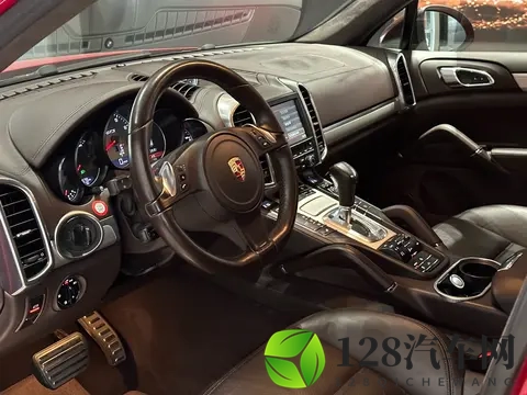 48L V8自吸绝唱，声浪爱好者的福音——二手保时捷Cayenne GTS-3