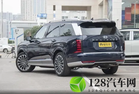 选 7 座还是 6 座？深秋试驾帕里斯帝，这版性价比绝了-1