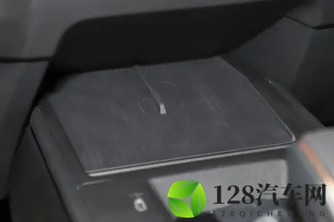 10 多万元家用 SUV 怎么选 丰田锋兰达双擎豪华版性价比分析-3